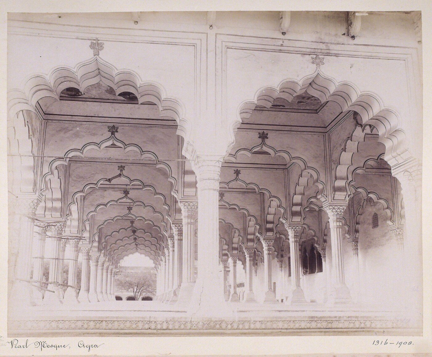 Unknown, Moti Masjid