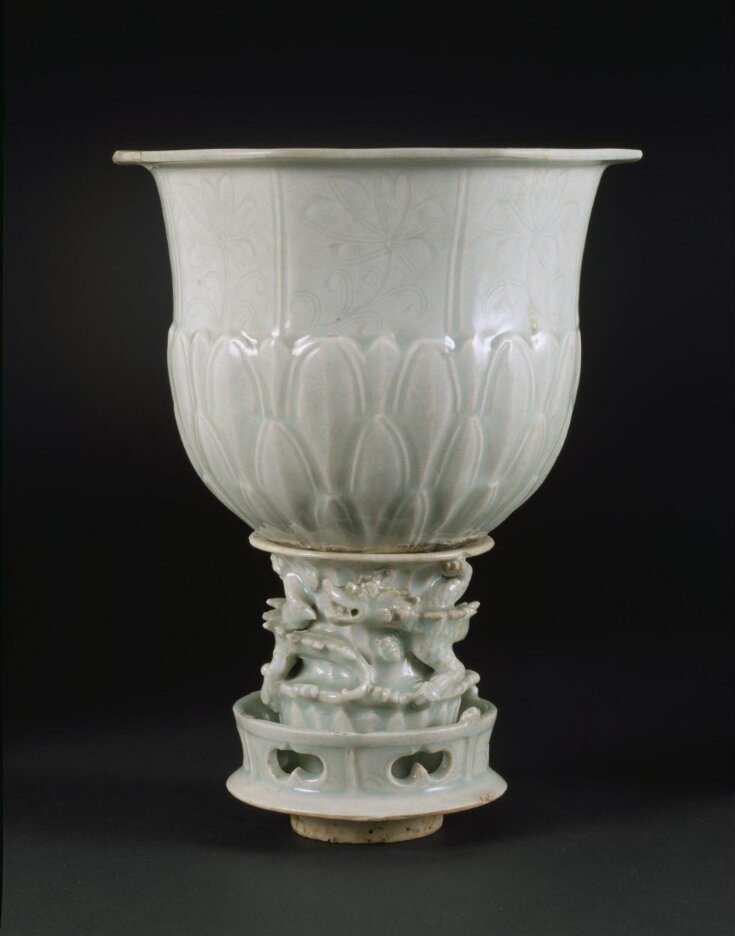 Vase on Pedestal top image