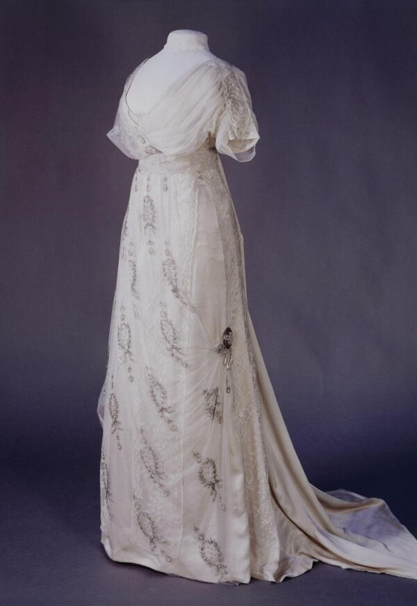 Wedding Dress Unknown V A Explore The Collections