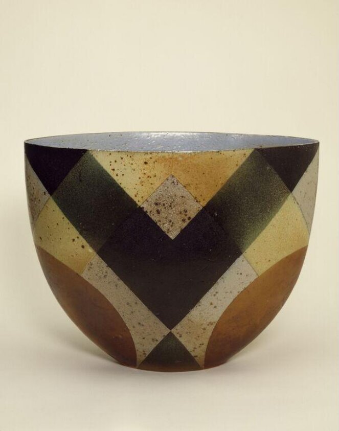Deep bowl (1985) by Carel Lodewijk Hansen