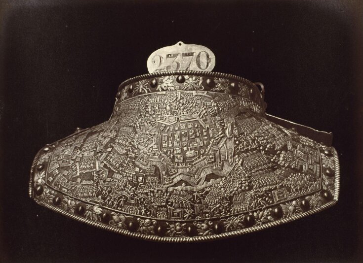 Gorget of Philip II top image
