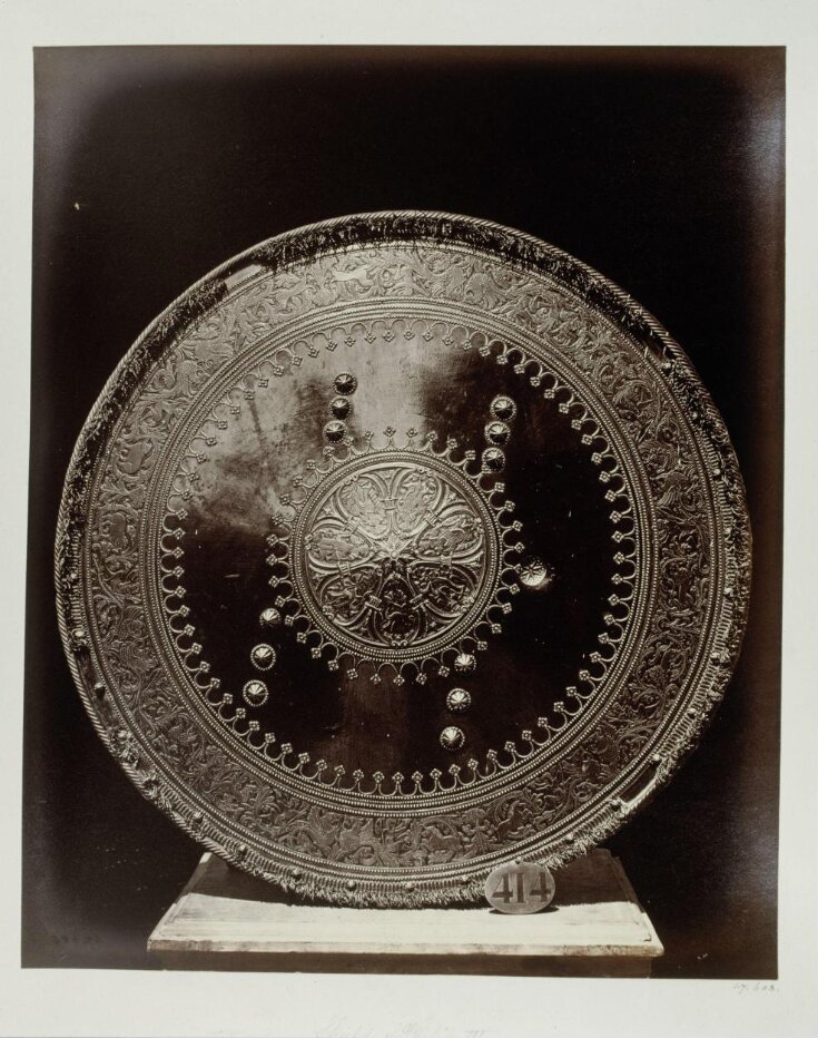 Shield of Philip III top image
