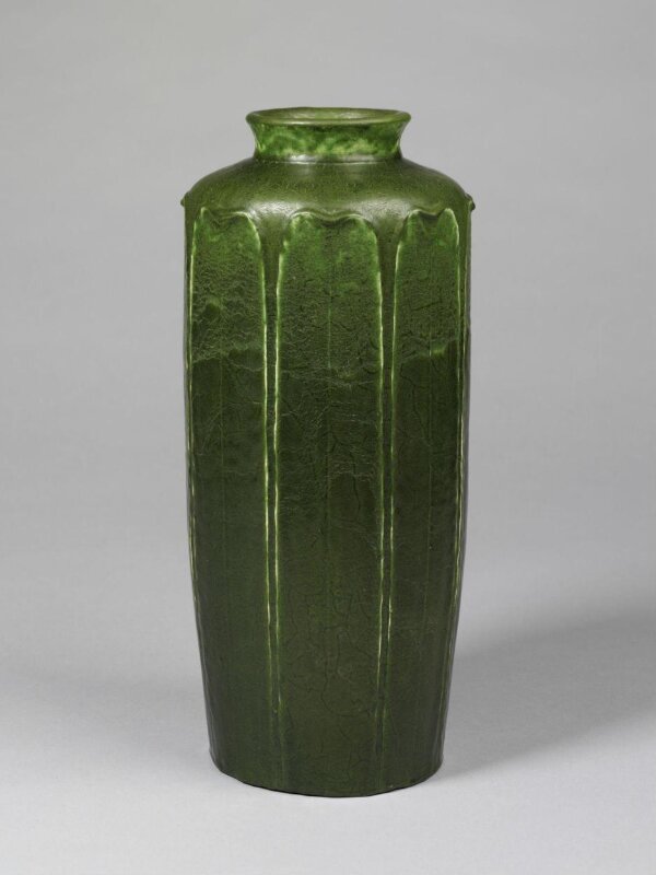 GENIUS COLLECTION VIEW OF HOLDENBY HALL③ Wedgwood Genius Collection Frog Service Triangular Salad