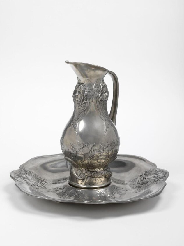 Ewer and basin (ca. 1900) by Conrad Kayser