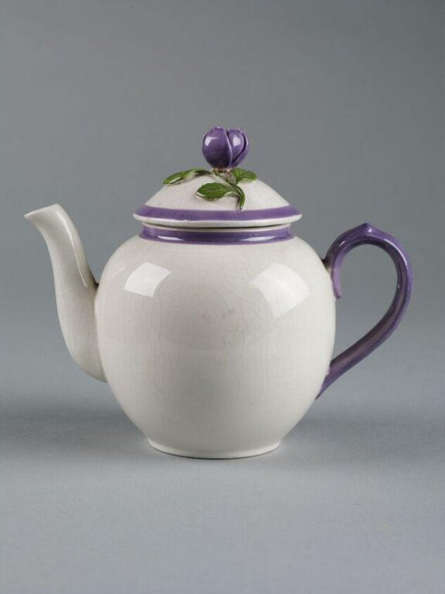 Teapot and cover (1922) by Cameron Booth