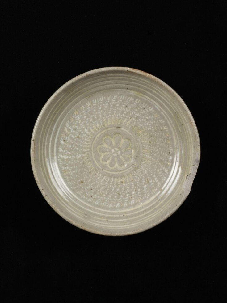 Small buncheong dish with stamped design  top image