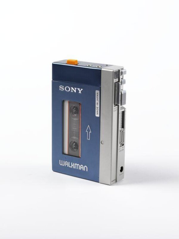 File:Original Sony Walkman TPS-L2.JPG - Wikipedia