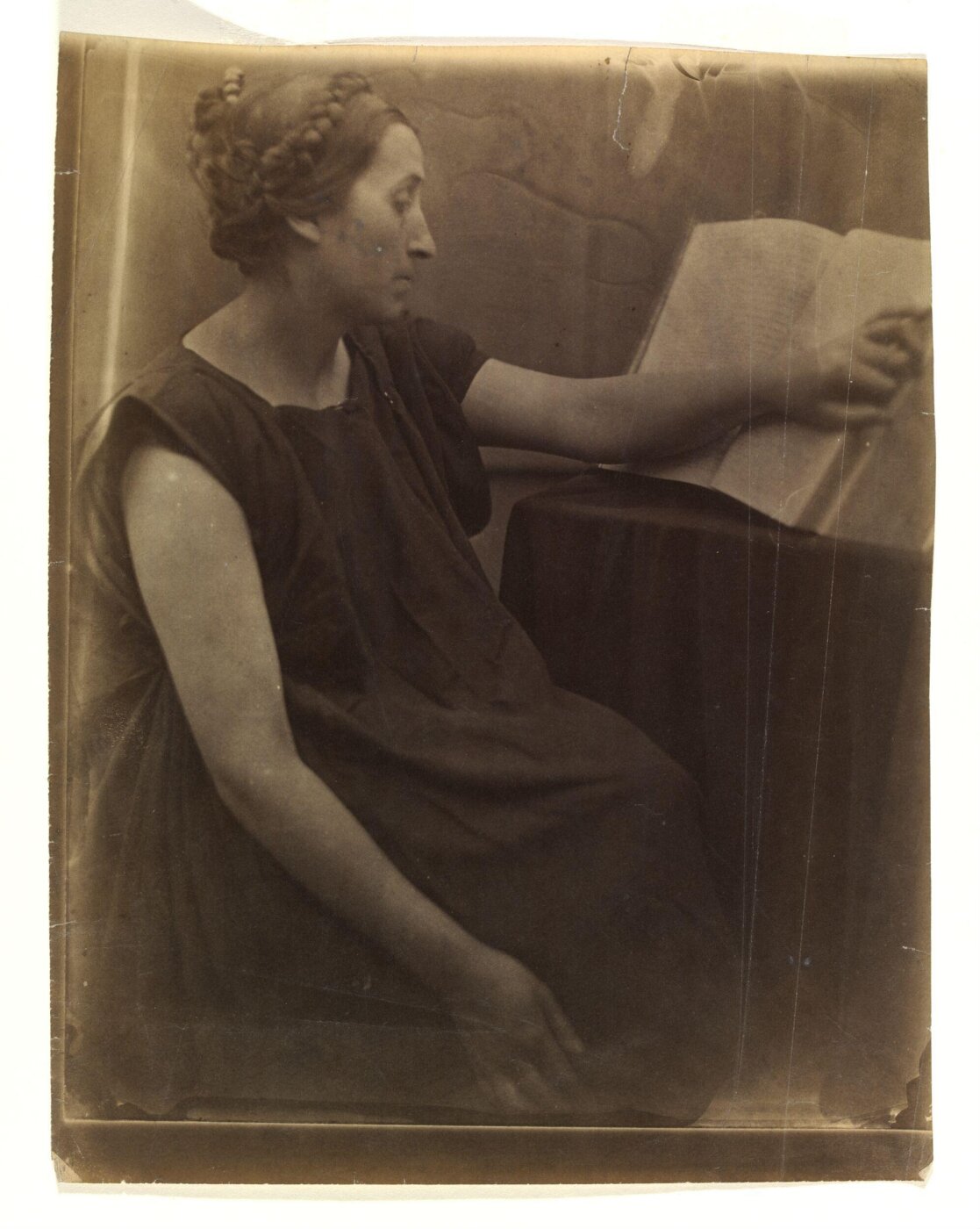 Cameron, Julia Margaret, A Sibyl after the manner of Michelangelo