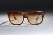 Sunglasses thumbnail 1