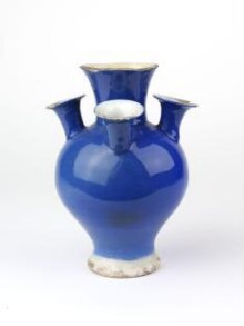 Vase thumbnail 1