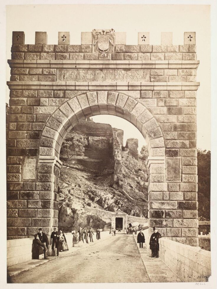 Alcantara, Roman arch in centre of bridge top image