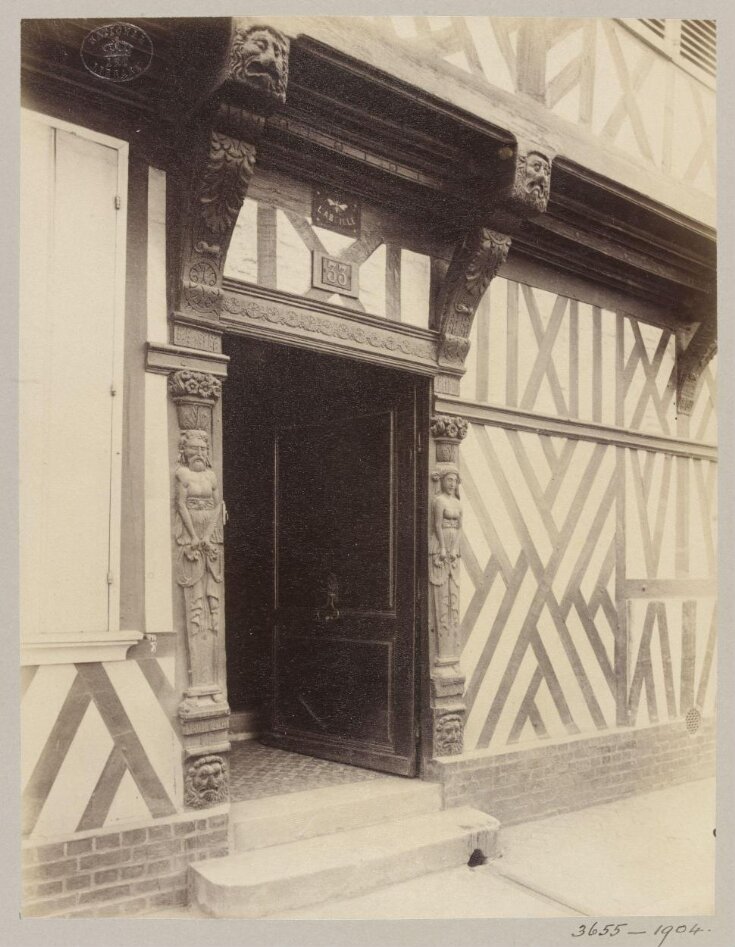 Doorway, 33 Rue Pantaleon, Beauvais, France top image