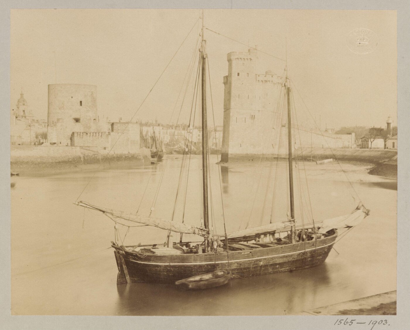 Atget, Jean-Eugène-Auguste, Entrance to the harbour, La Rochelle, France