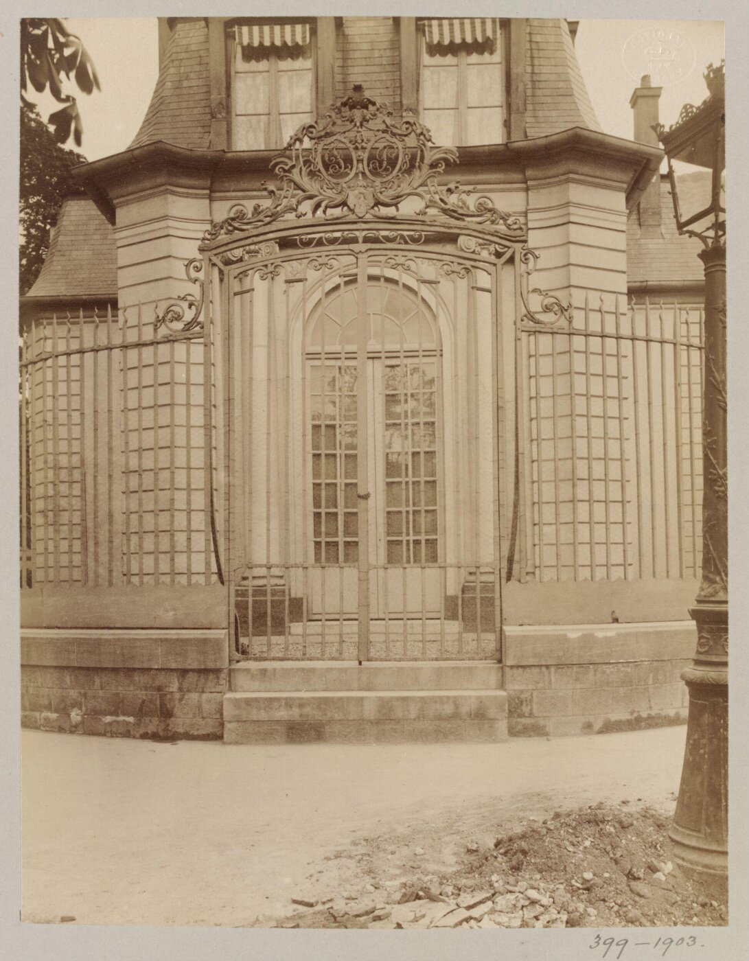 Atget, Jean-Eugène-Auguste, Gate & railings, Hospice Debrousse