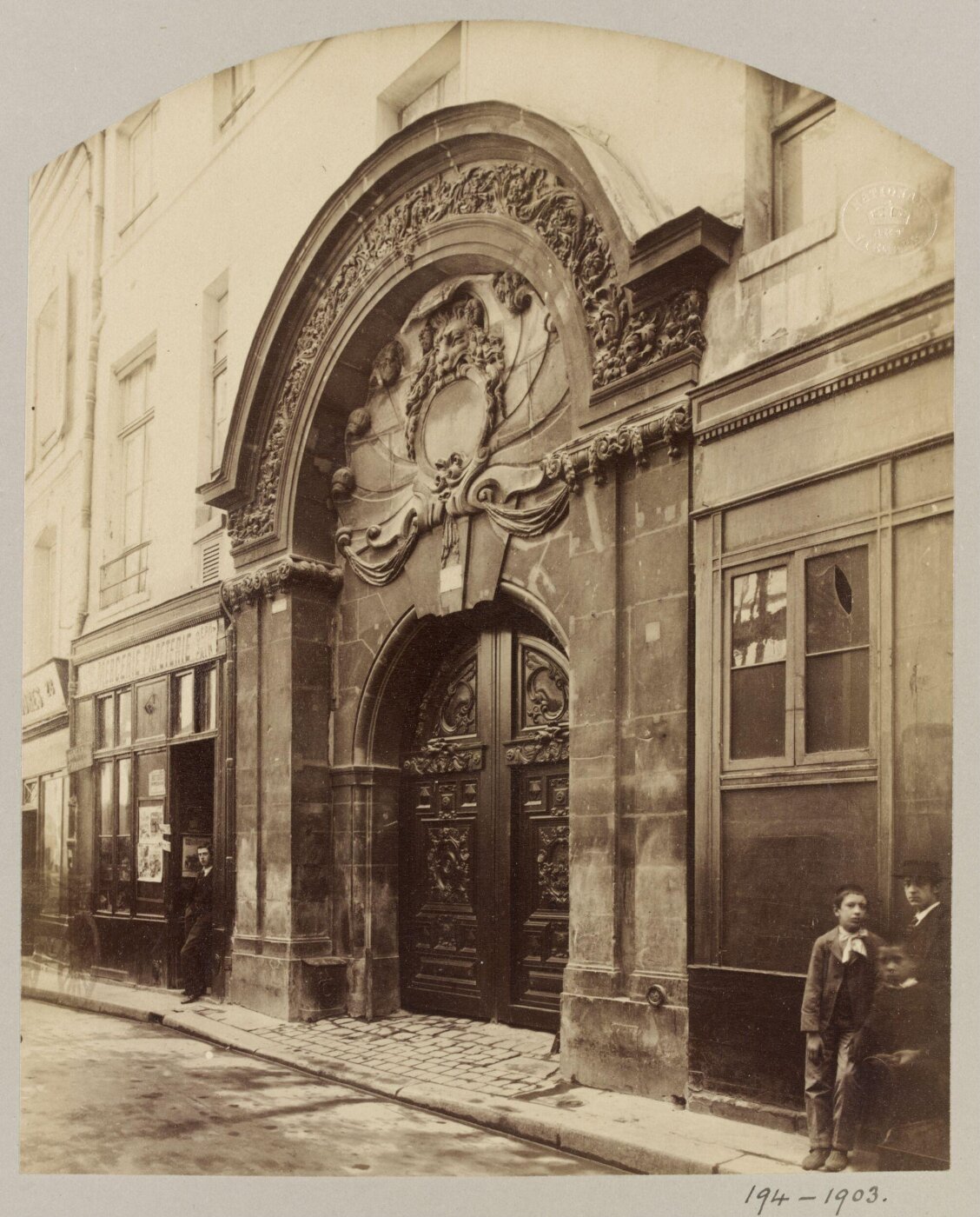 Atget, Jean-Eugène-Auguste, Hotel Chalons-Luxembourg, Paris, France