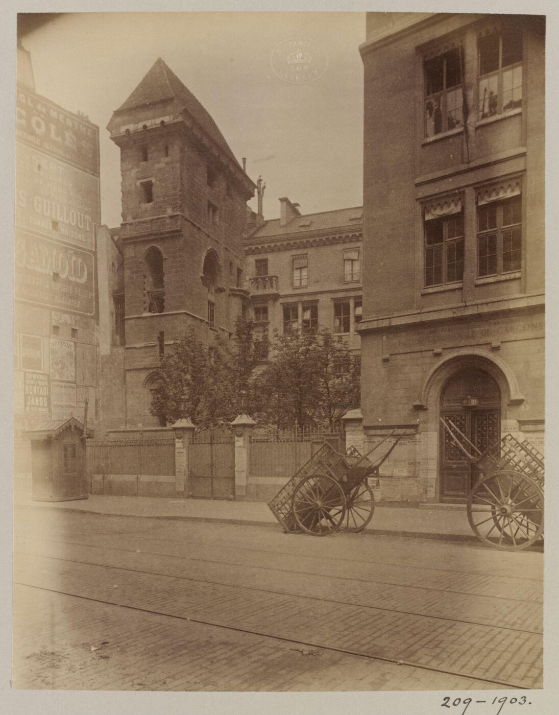 Atget, Jean-Eugène-Auguste, Hotel de Bourgogne, Paris, France