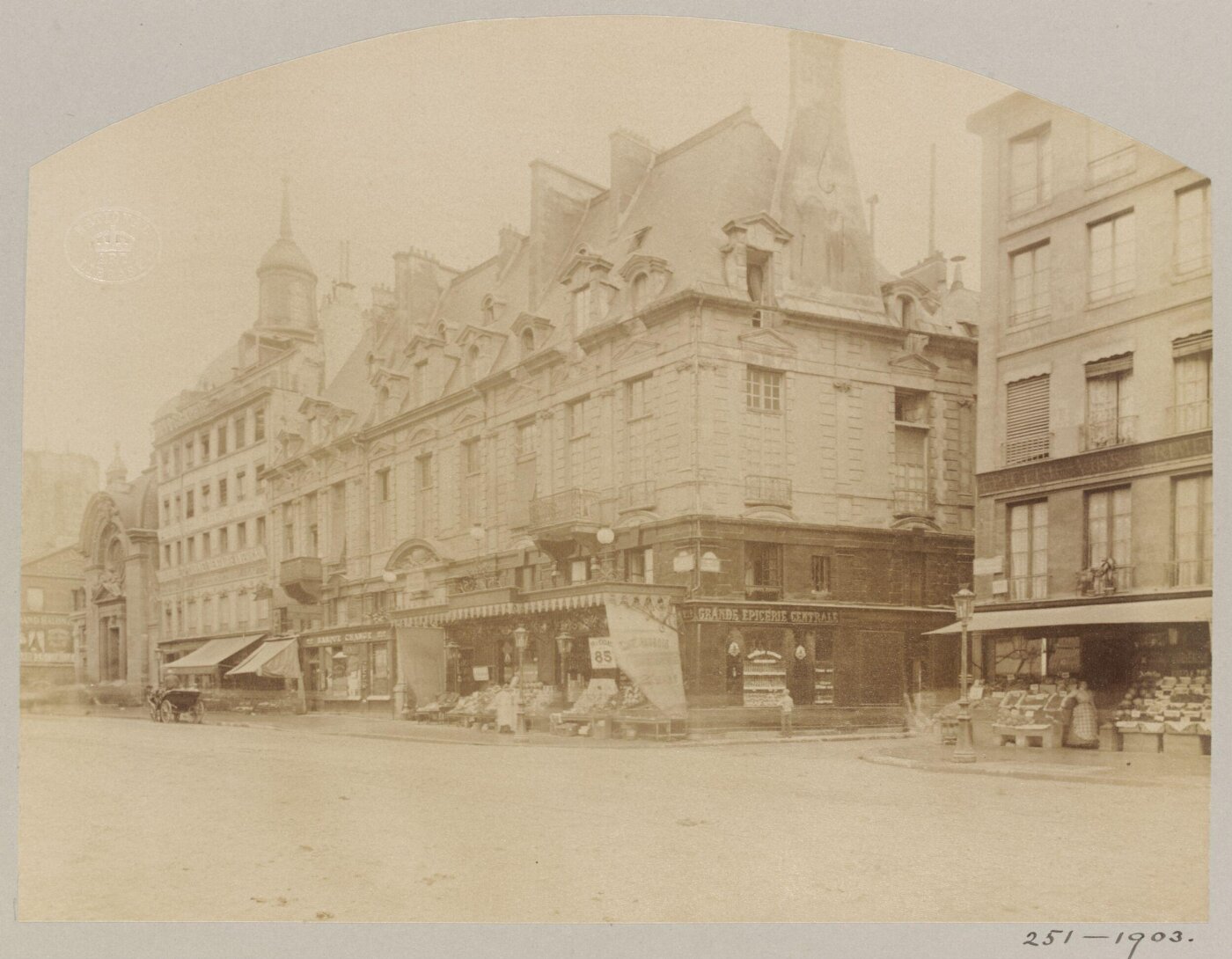 Atget, Jean-Eugène-Auguste, Hotel de Mayenne, Paris, France
