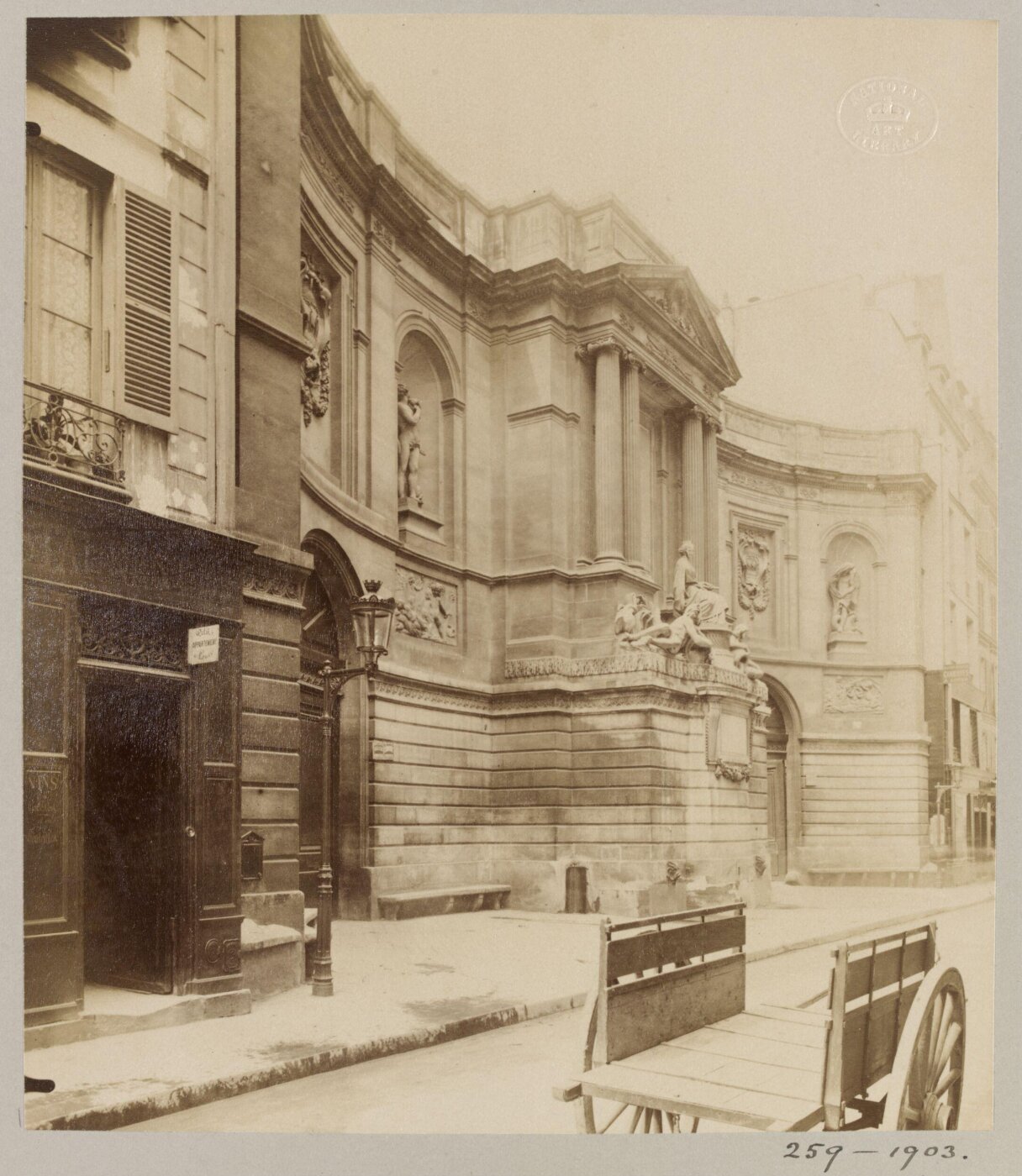 Atget, Jean-Eugène-Auguste, Fontaine de Grenelle, Paris, France