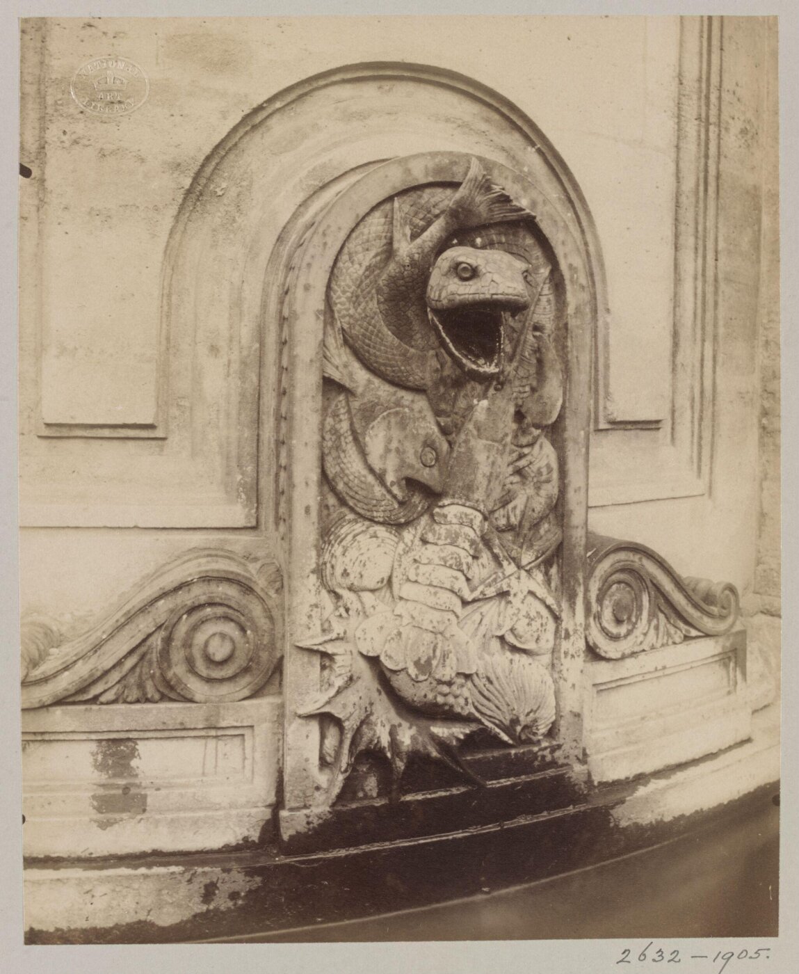 Atget, Jean-Eugène-Auguste, Fontaine Cuvier, Paris, France