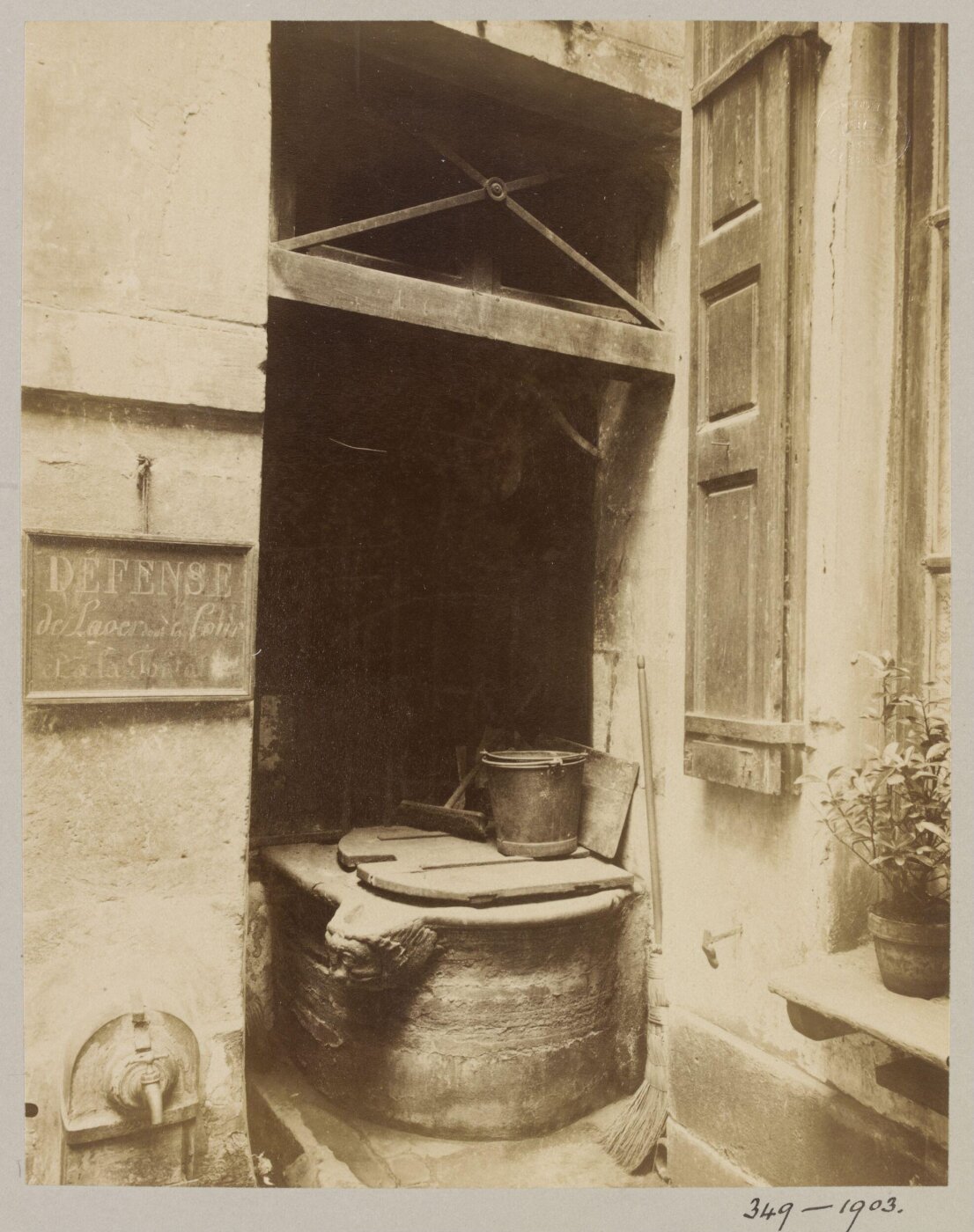 Atget, Jean-Eugène-Auguste, Well Head, Rue du Figuier, Paris, France