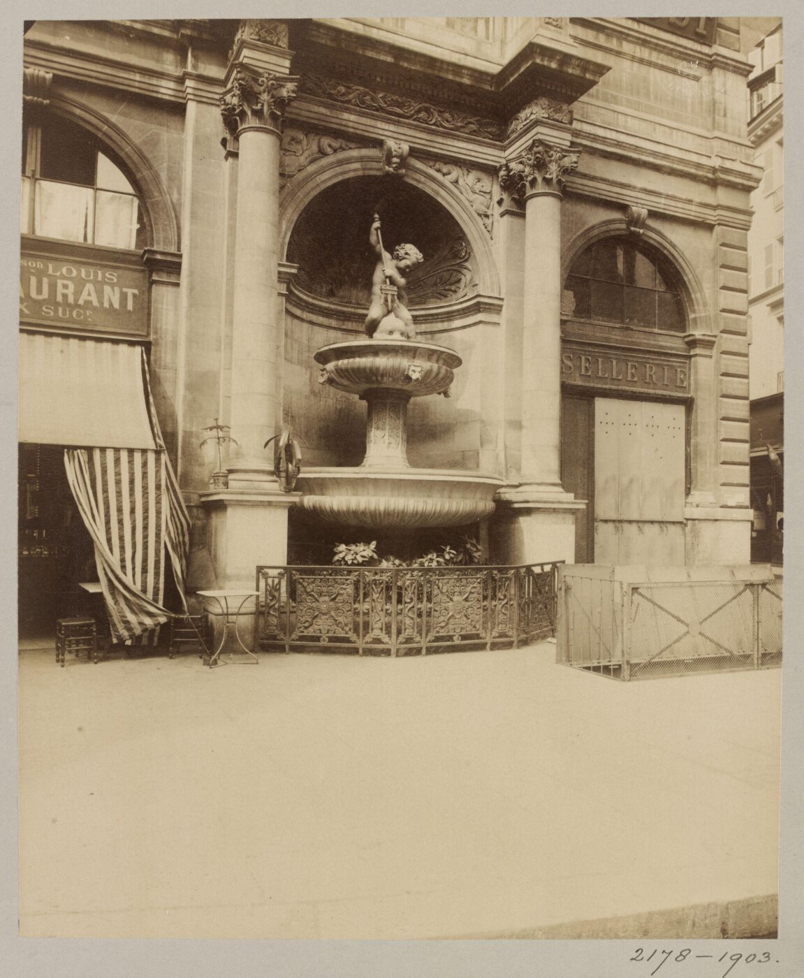 Atget, Jean-Eugène-Auguste, Fontaine Gaillon, Paris, France