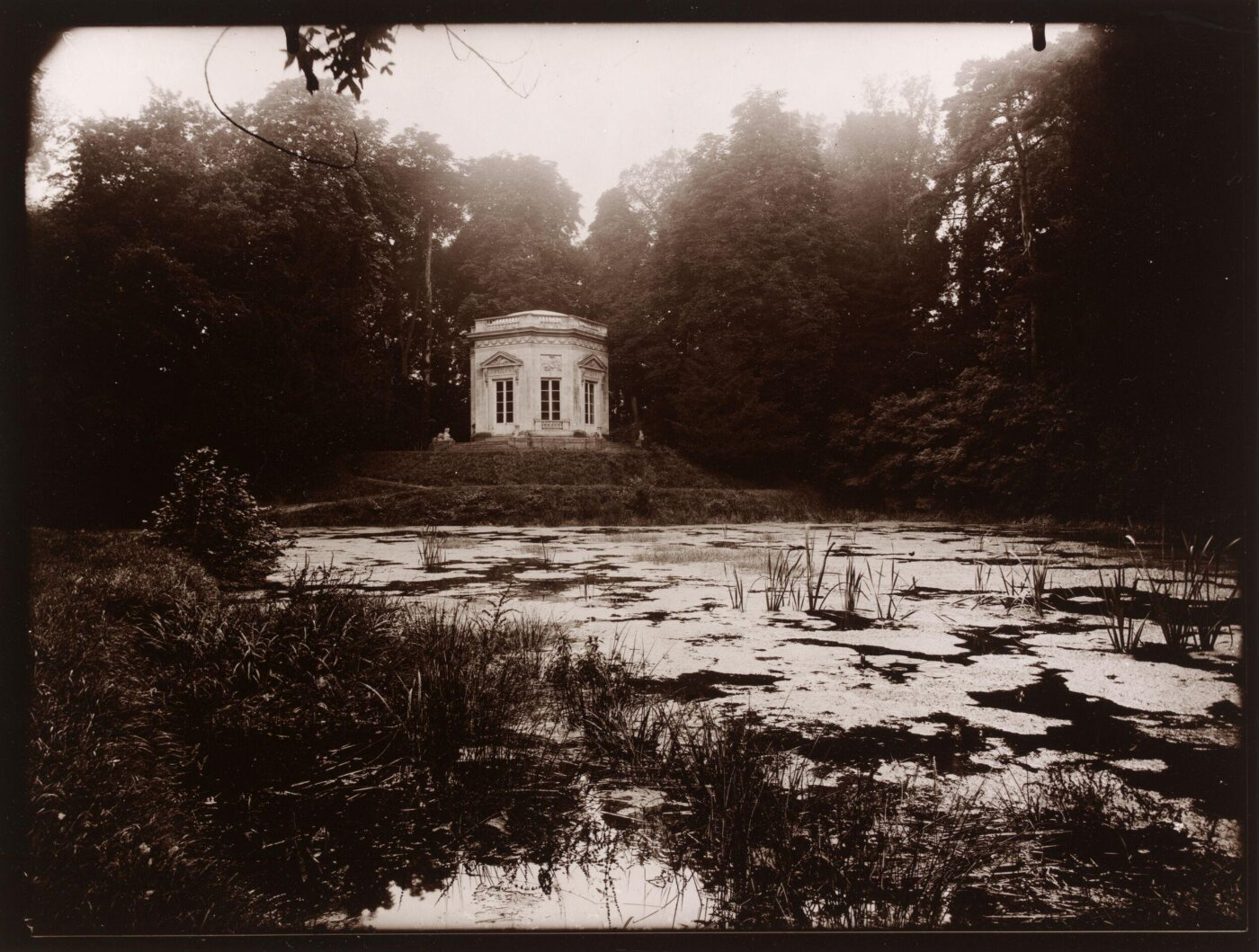 Atget, Jean-Eugène-Auguste, Pavillon d'Amour, Versailles