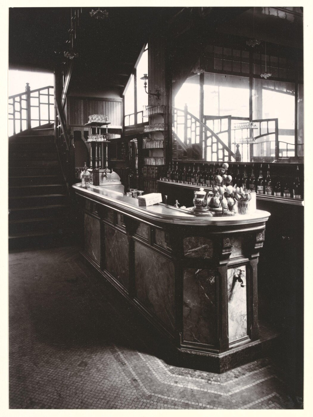 Atget, Jean-Eugène-Auguste, Bar de Cabaret