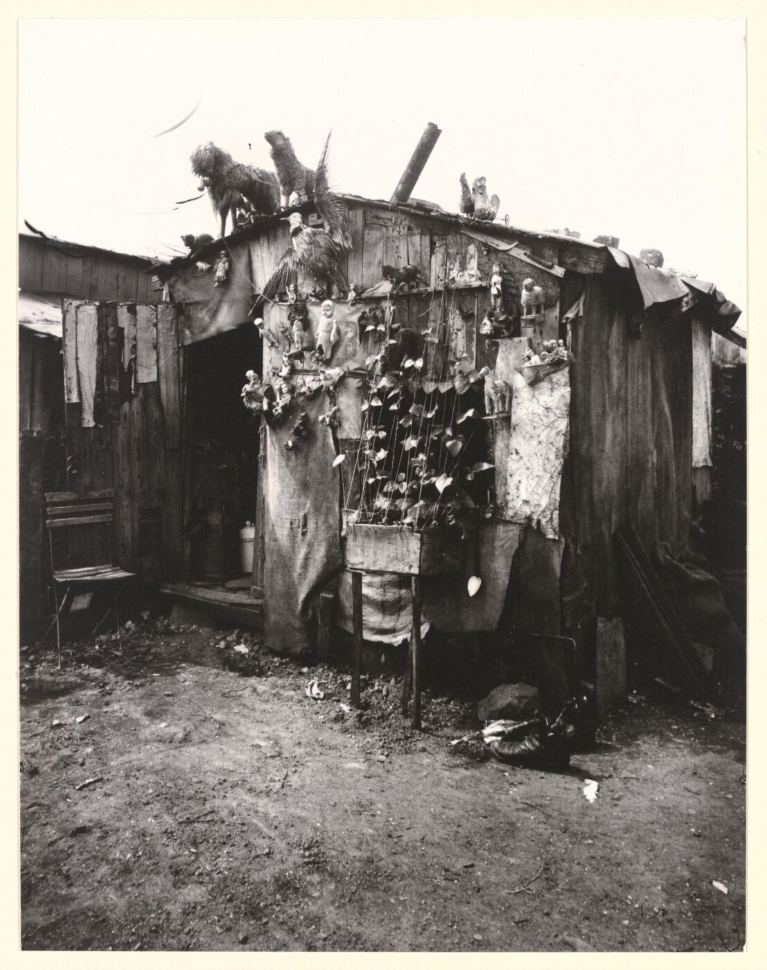 Atget, Jean-Eugène-Auguste, Ragpickers' Hut