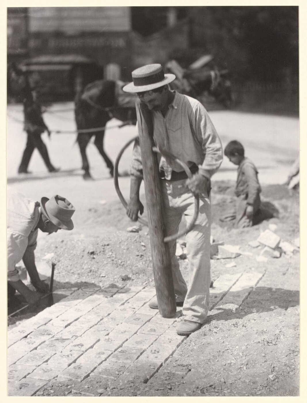 Atget, Jean-Eugène-Auguste, Street Paver