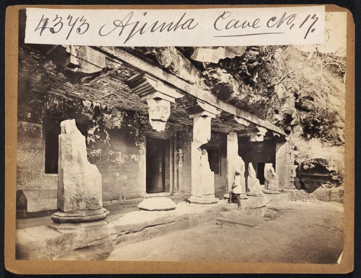 Ajinta Cave No. 17 top image