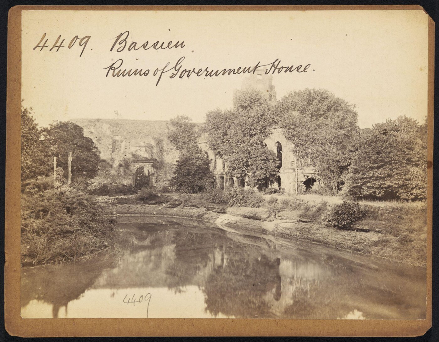 Francis Frith, Bassien. Ruins of Government House