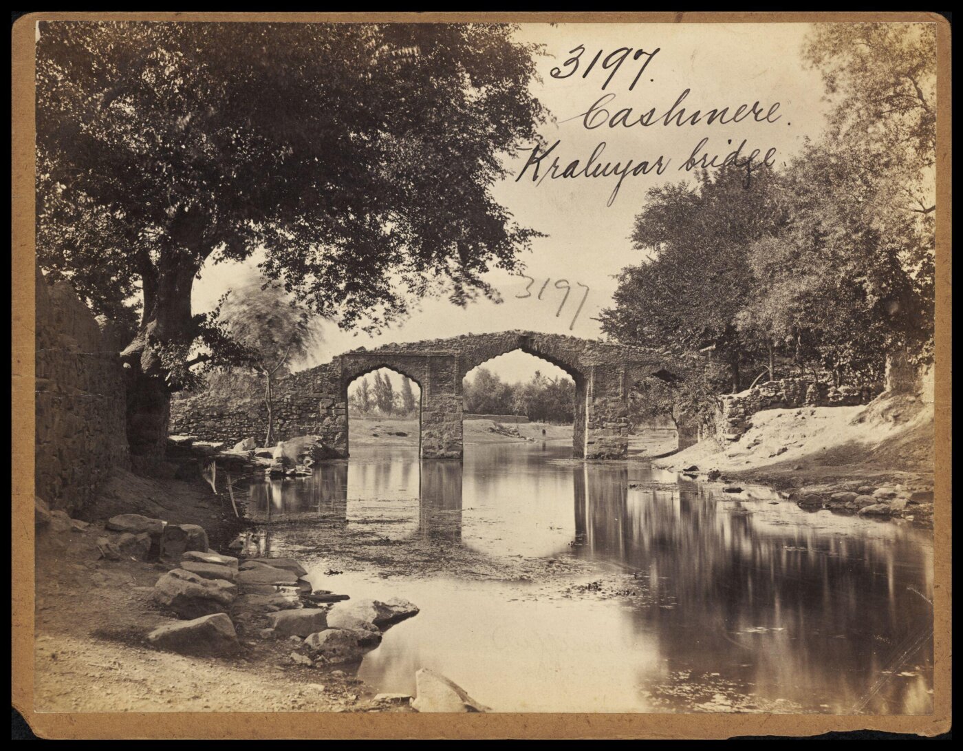 Francis Frith, Cashmere.  Kraluyar bridge
