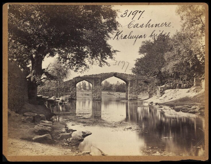 Cashmere.  Kraluyar bridge top image