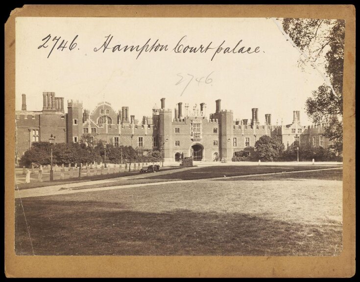 Hampton Court palace top image