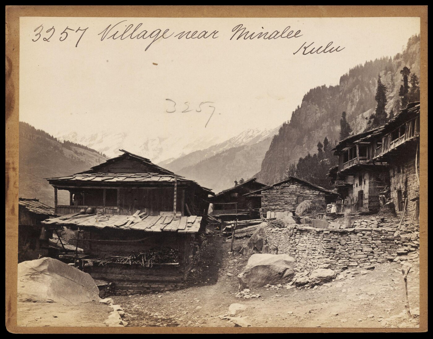Francis Frith, Village near Minalee Kulu