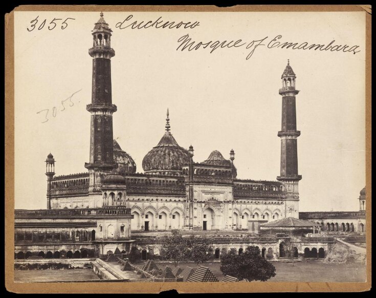 Lucknow.  Mosque of Emambara top image