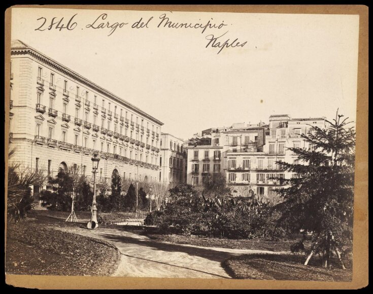 Largo del Municipio.  Naples top image