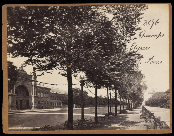 Avenue Des Champselysees Stock Photo - Download Image Now - Paris