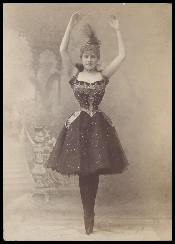 Letty Lind as Columbine, Drury Lane Theatre, 17 March 1898 top image