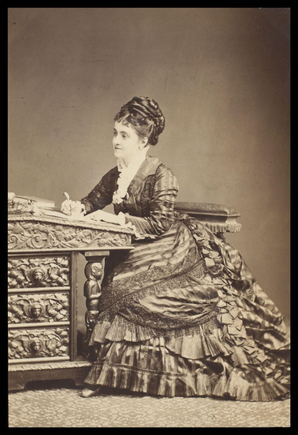 London Stereoscopic and Photographic Company, Guy Little Theatrical Photograph