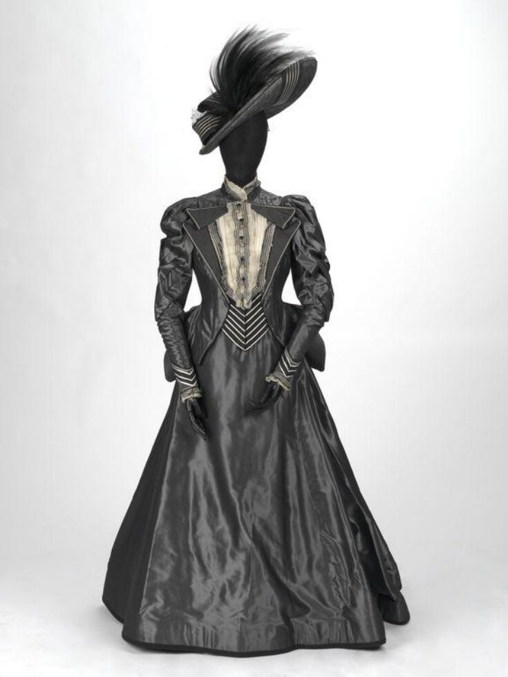 Support Garment Showdown: Options for Creating a Victorian Look With or  Without a Corset – The Pragmatic Costumer