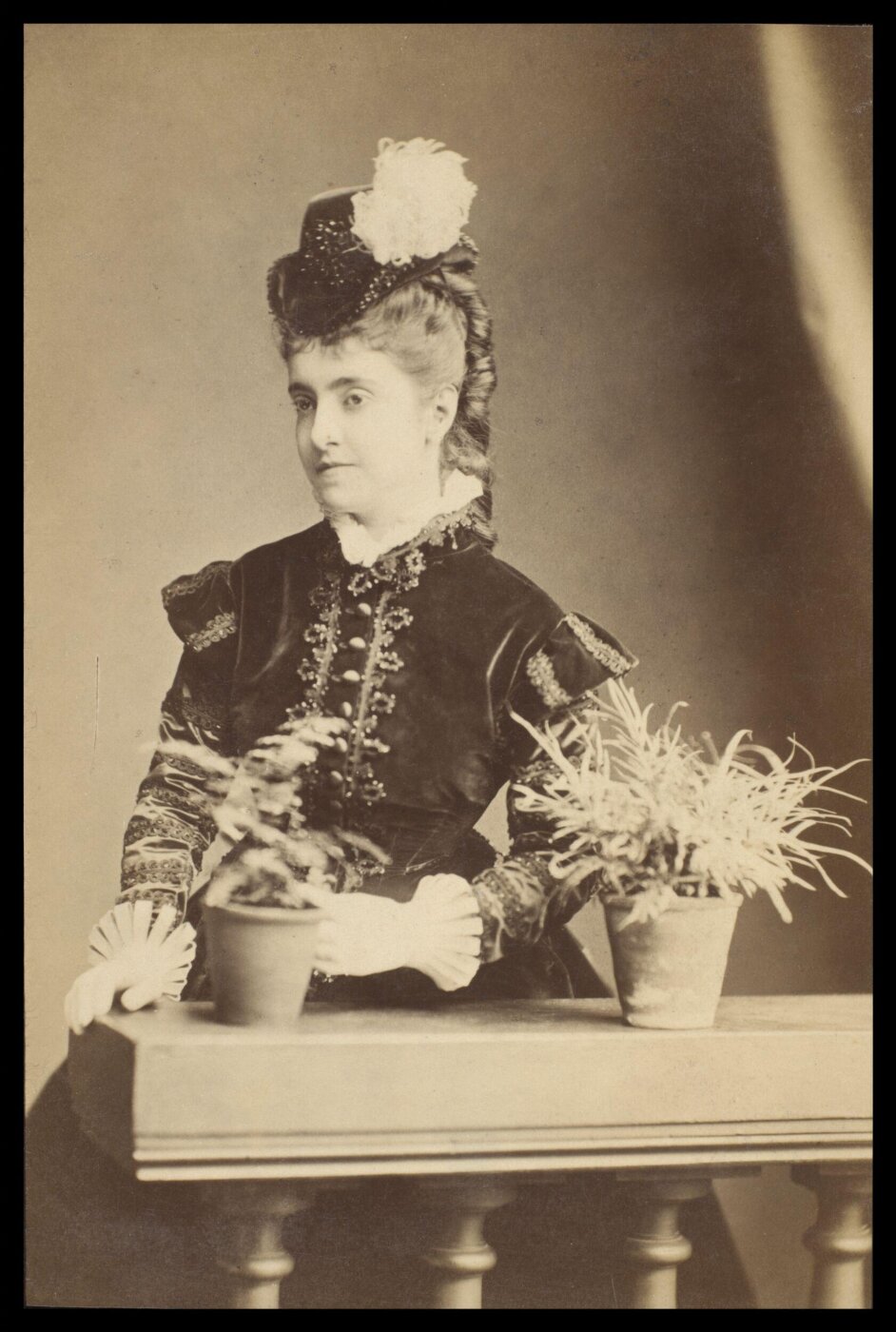 London Stereoscopic and Photographic Company, Guy Little Theatrical Photograph