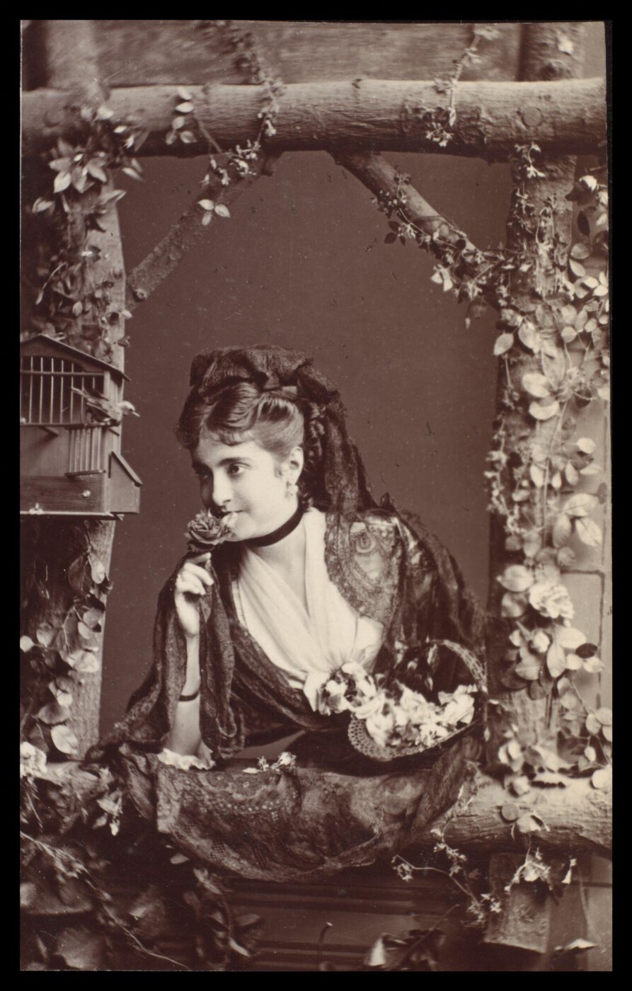 London Stereoscopic and Photographic Company, Guy Little Theatrical Photograph