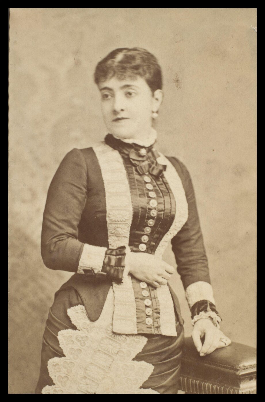 London Stereoscopic and Photographic Company, Guy Little Theatrical Photograph