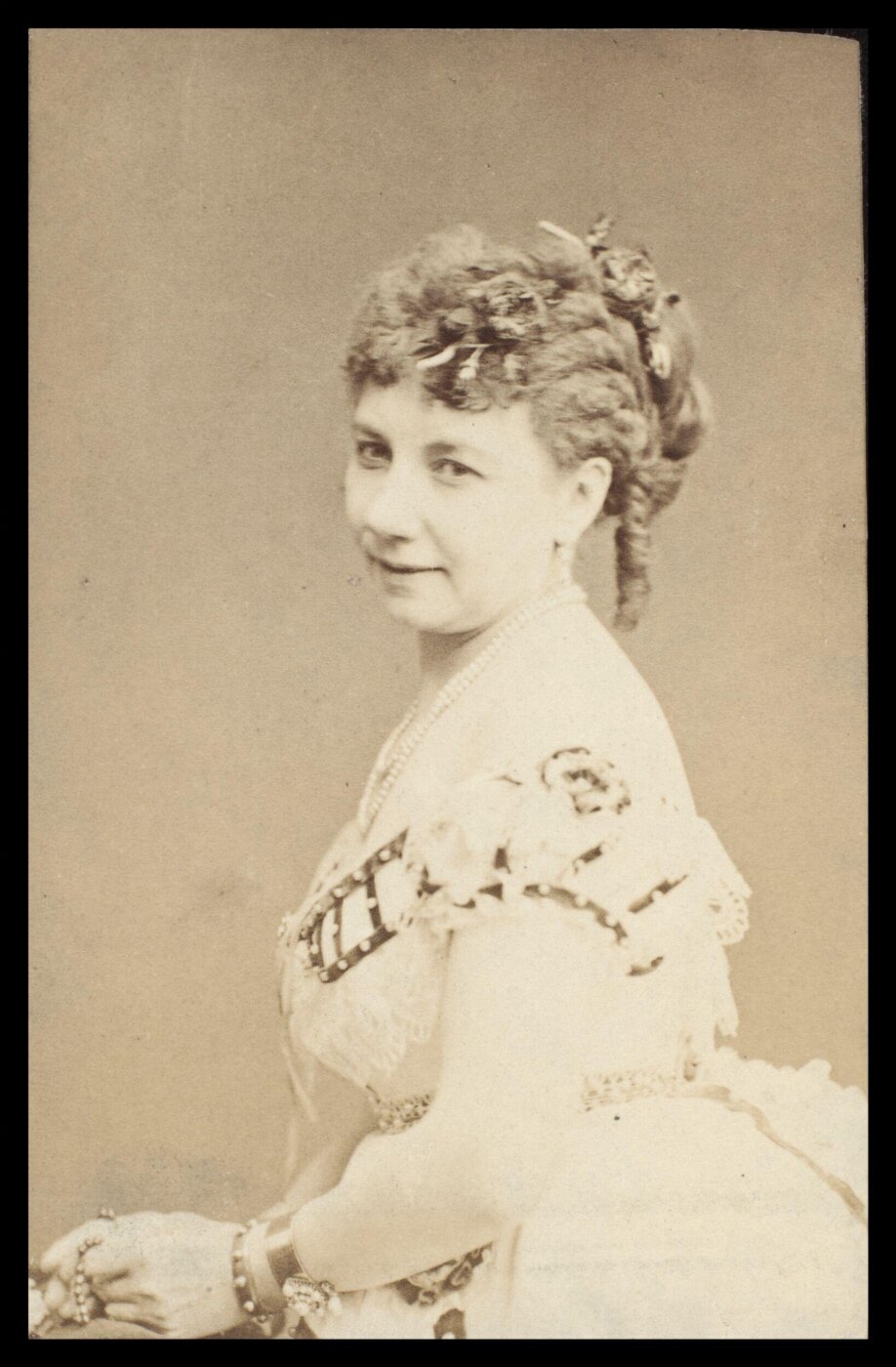 London Stereoscopic and Photographic Company, Guy Little Theatrical Photograph