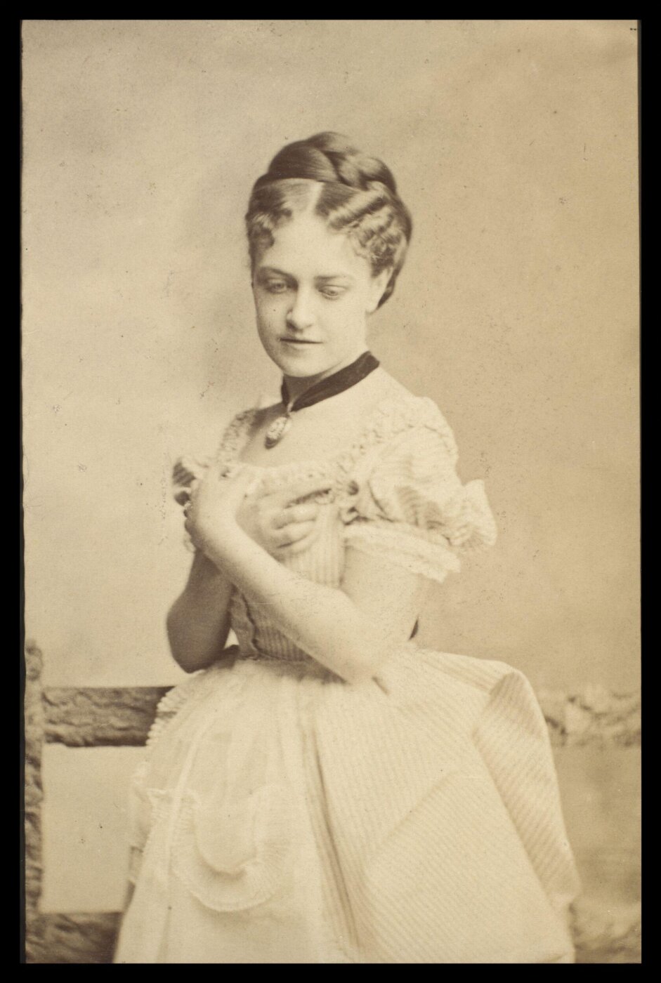 London Stereoscopic and Photographic Company, Guy Little Theatrical Photograph