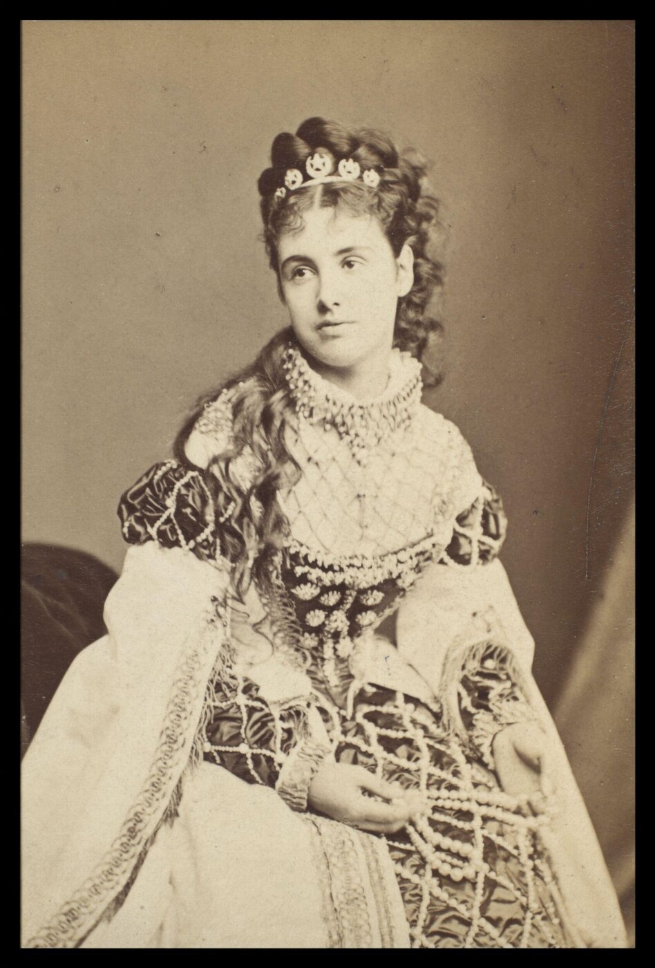 London Stereoscopic and Photographic Company, Guy Little Theatrical Photograph