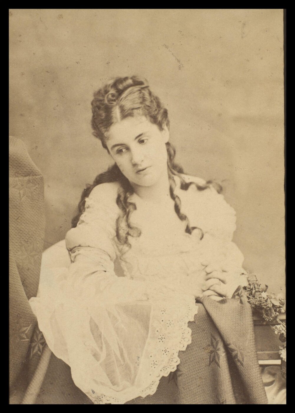 London Stereoscopic and Photographic Company, Guy Little Theatrical Photograph