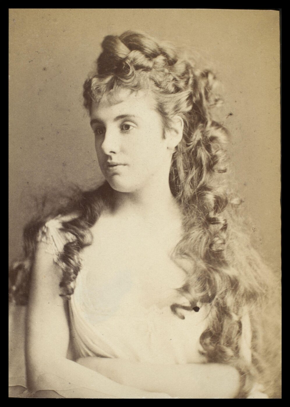 London Stereoscopic and Photographic Company, Guy Little Theatrical Photograph