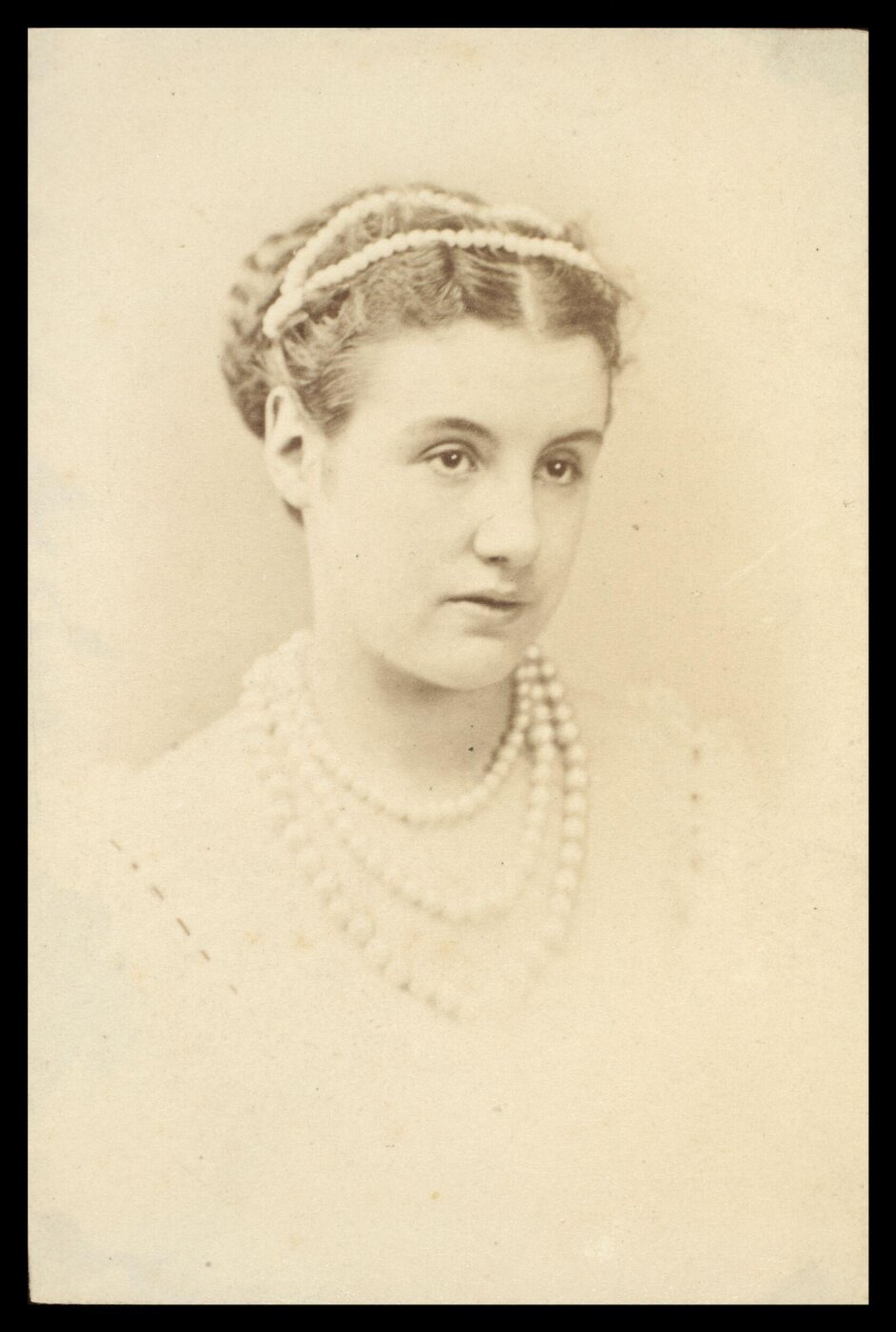 London Stereoscopic and Photographic Company, Guy Little Theatrical Photograph